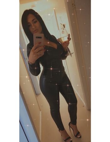 Full leaked Chloxxoe private onlyfans photo