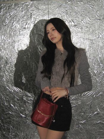 Cho Mi-yeon (Miyeon) - i-dle [(G)I-dle]