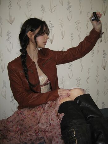 Cho Mi-yeon (Miyeon) - i-dle [(G)I-dle]