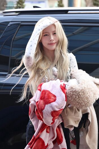 Cho Mi-yeon (Miyeon) - i-dle [(G)I-dle]