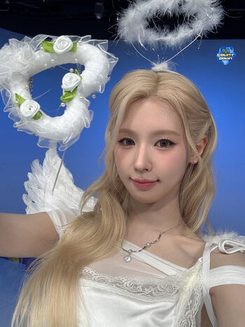 Cho Mi-yeon (Miyeon) - i-dle [(G)I-dle]