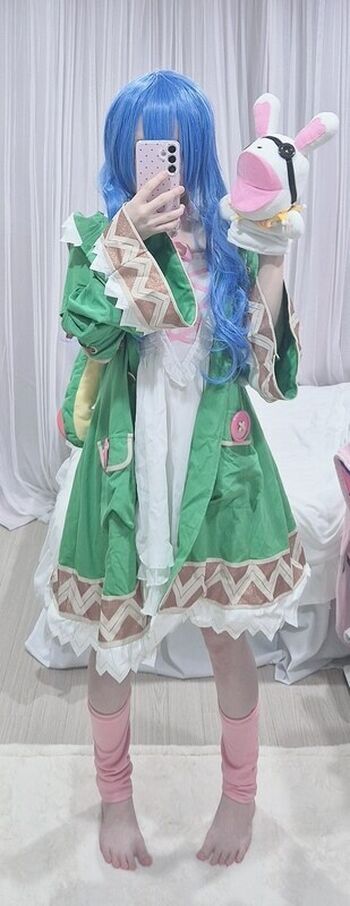 Full leaked Cinderella girl / private onlyfans photo