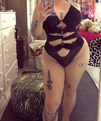 Full leaked Paulinamice/ private onlyfans photo