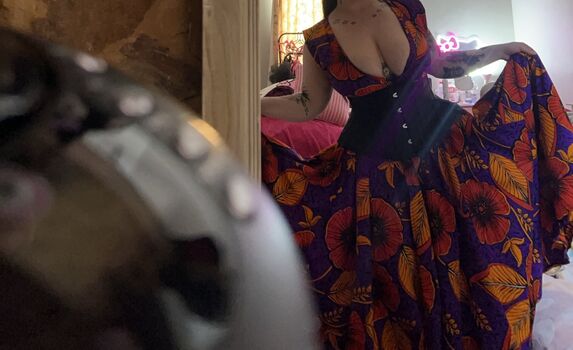 Full leaked Lozz/ private onlyfans photo