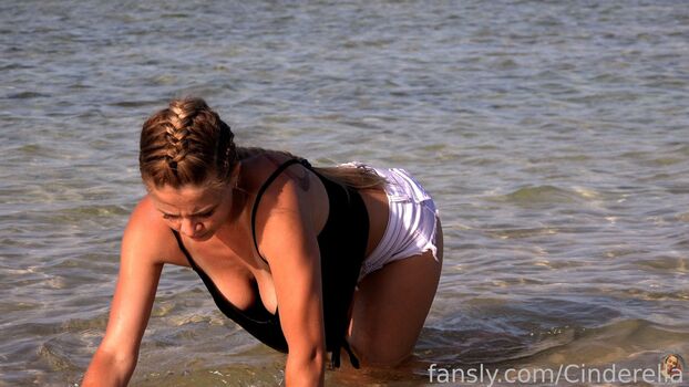 Full leaked Cinderella girl page private onlyfans photo