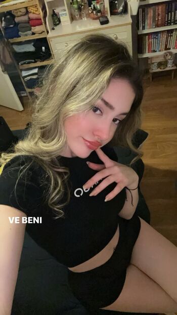 Full leaked Cisilleyup private onlyfans photo