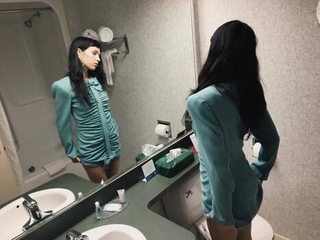 Full leaked Clairo private onlyfans photo