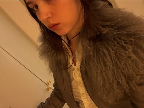 Full leaked Clairo private onlyfans photo