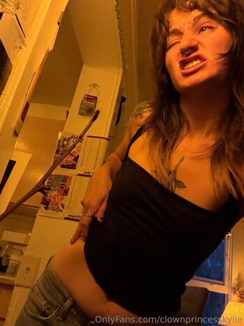 Full leaked Clownprincesskylie private onlyfans photo