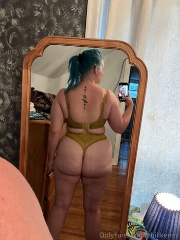 Full leaked Colecurve private onlyfans photo