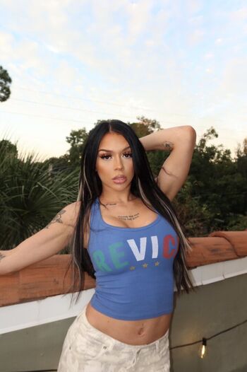 Cora Jade
