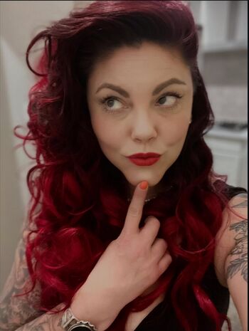 Corinne Leigh