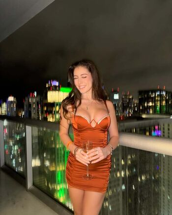 Cortney Gibson / Cortneycgibson