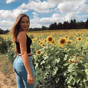 Full leaked Courtney sarault page private onlyfans photo