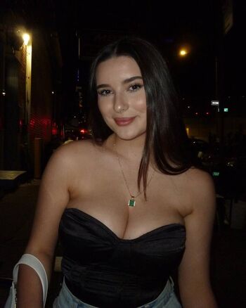 Courtney Tarr