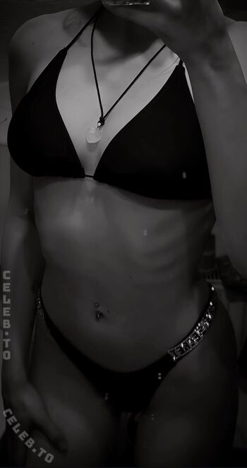 Full leaked Crystalmarykitty private onlyfans photo