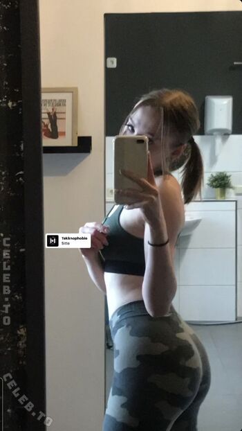 Full leaked Cryxsarah gbc private onlyfans photo