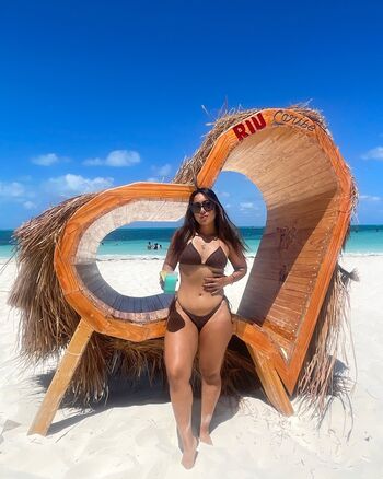 Full leaked Crzkarenr private onlyfans photo