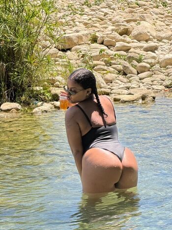 Full leaked Curlygardens private onlyfans photo