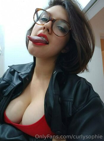 Full leaked Curlysophie private onlyfans photo