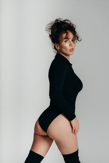 Full leaked Curlywiktoria private onlyfans photo