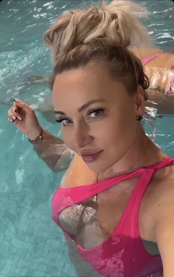 Curva Blonde