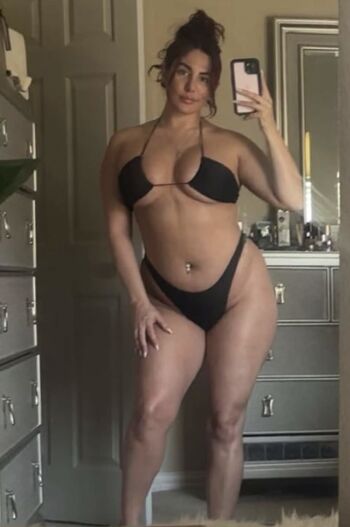 Full leaked Curvy goddesses private onlyfans photo