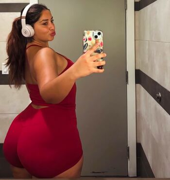 Full leaked Curvy goddesses page private onlyfans photo