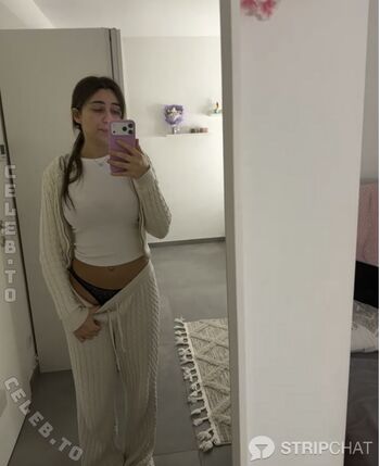 Full leaked Cutejuliaa private onlyfans photo