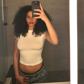 Full leaked Cxrilynne page private onlyfans photo