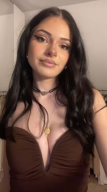 Full leaked Cylia private onlyfans photo
