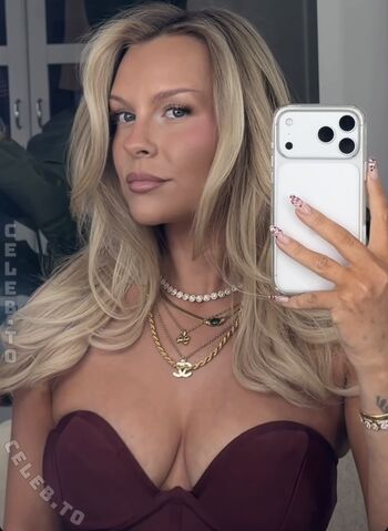 Full leaked Dagi bee private onlyfans photo