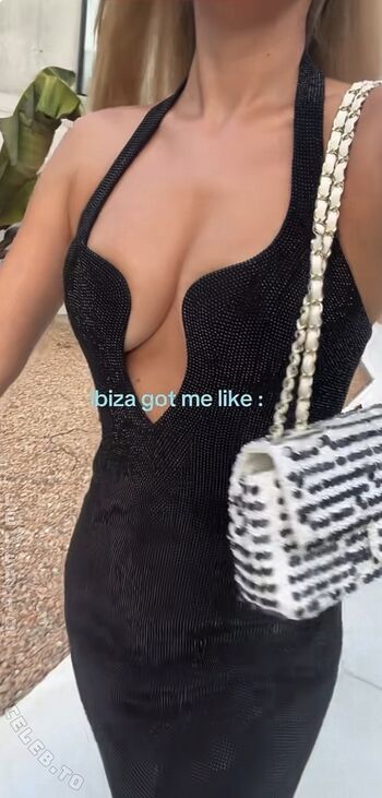 Full leaked Dagi bee private onlyfans photo