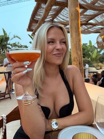 Full leaked Dagibee private onlyfans photo