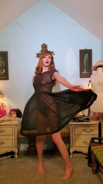 Dainty Rascal Dancing
