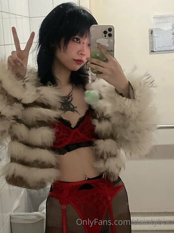 Full leaked Daintybun private onlyfans photo