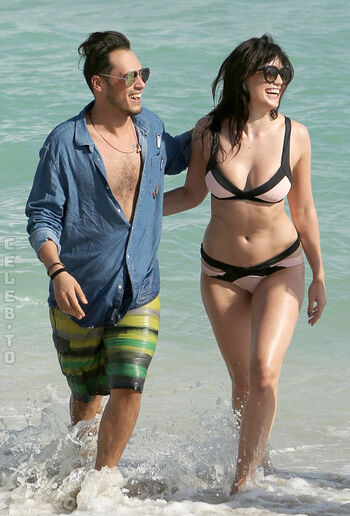 Daisy Lowe