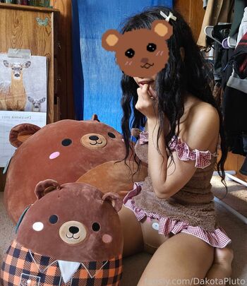 Full leaked Dakotapluto private onlyfans photo
