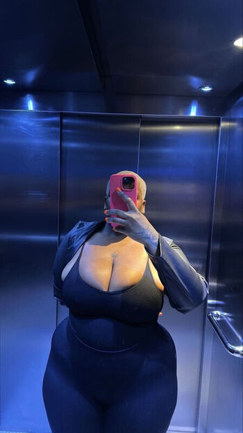 Full leaked Damarnzino private onlyfans photo