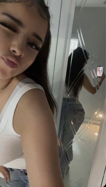 Full leaked Damnlizzyy private onlyfans photo