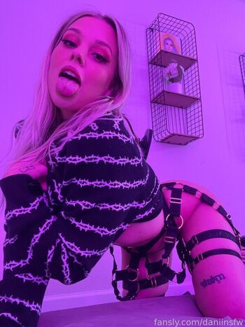 Full leaked Daniinsfw private onlyfans photo