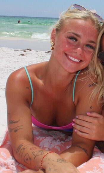 Full leaked Darianrhodess private onlyfans photo