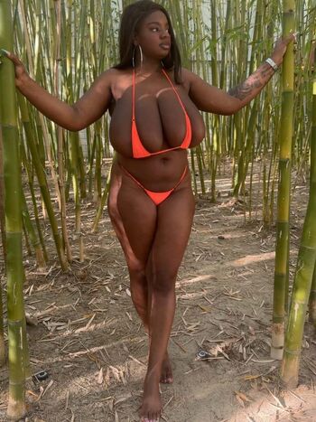 Full leaked Darkskinchk private onlyfans photo