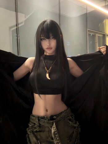 Daturakisses- Sacha Wang