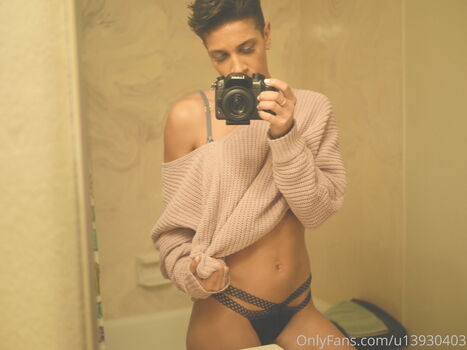 Full leaked Davina leos private onlyfans photo