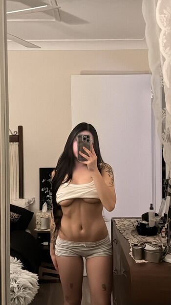 Full leaked Deathlessley private onlyfans photo