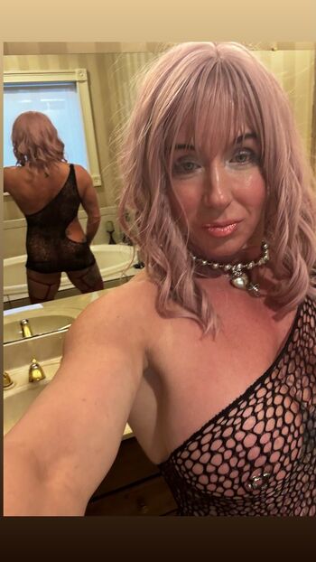 Full leaked Debbie grass page private onlyfans photo