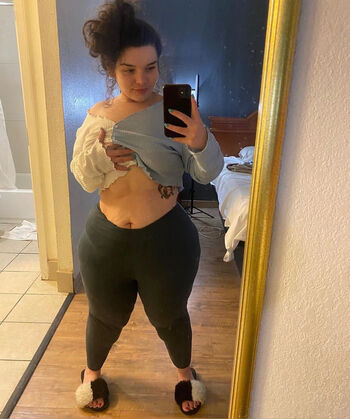 Full leaked Debbieecakess private onlyfans photo