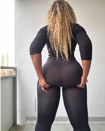 Deborah Olawovin, Mizsthicknesz