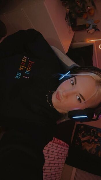 Full leaked Defnotdes private onlyfans photo